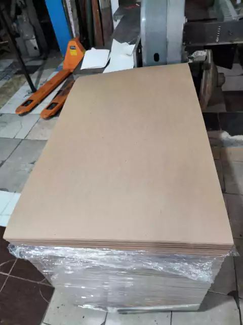 62cm X 100cm X 10u Cartulina Kraft Marrón 400gr