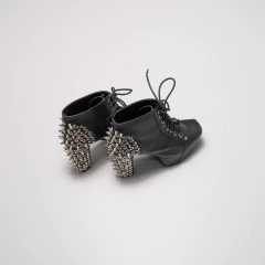 TACOS NEGROS LITA TACHAS JEFFREY CAMPBELL