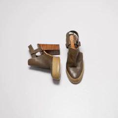 Imagen de TACOS MARRONES CUERO CHLOE