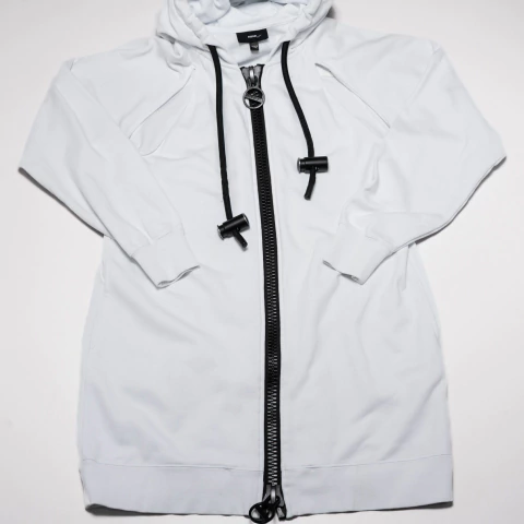 CAMPERA BLANCA CIERRE NEGRO GRUESO DIESEL