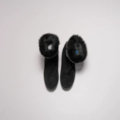 BOTAS NEGRAS PELUCHE STUART - comprar online