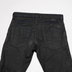 JEAN NEGRO ENGOMADO KROOLEY DIESEL en internet