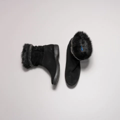 BOTAS NEGRAS PELUCHE STUART - The Vintage Hole