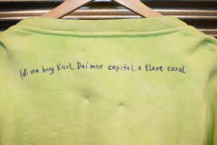 BUZO CROP VERDE FLUO LIZON ODDS NEWS en internet