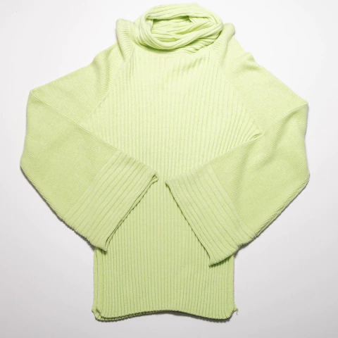 SWEATER POLERA VERDE NAIMA