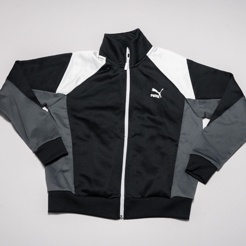 CAMPERA NEGRA GRIS Y BLANCO PUMA