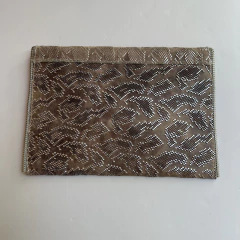 CARTERA SOBRE MARRON Y PLATEADO XL - comprar online