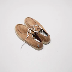 ZAPATILLAS MARRONES GAMUZA CUERO PONY en internet