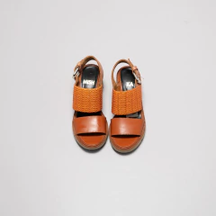 SANDALIAS NARANJAS Y MARRON MISHKA