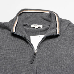 BUZO GRIS CON CIERRE ETIQUETA NEGRA - comprar online