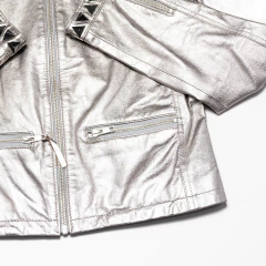 CAMPERA CUERO PLATEADA TACHAS JAZMIN CHEBAR - comprar online