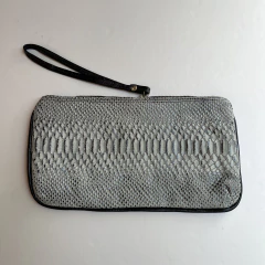 CARTERA SOBRE CROCO GRIS Y NEGRO - comprar online
