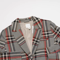 BLAZER CUADRILLE B&W CON ROJO H&M en internet