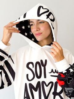 BUZO FUNNY OFF WHITE SOY UN AMOR - comprar online