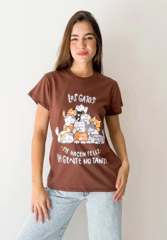 Remera Agus chocolate gatos - comprar online