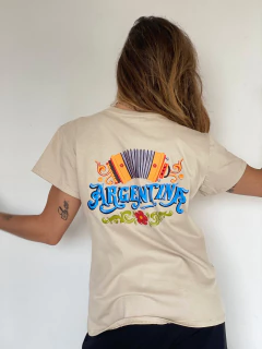 REMERA ARGENTO natural mi pais - PIPIRETA