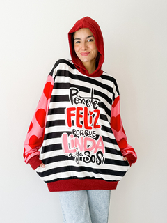 Sweater Betty rojo feliz en internet