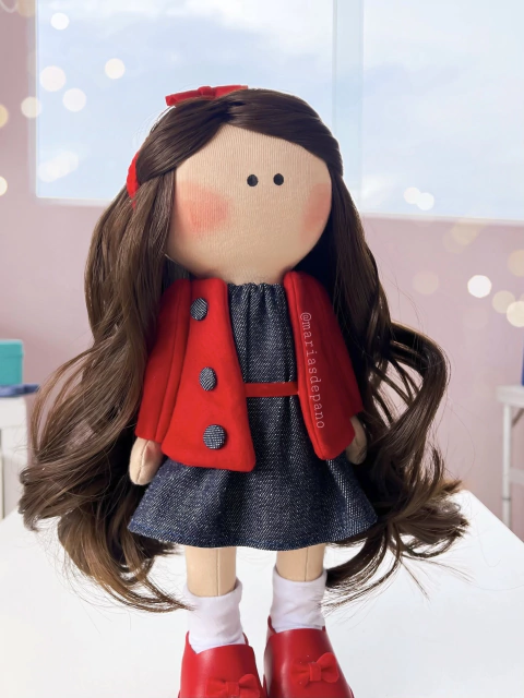 Boneca Russa de Pano - Jeans e Vermelho
