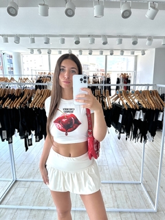 Remera modal cherry bomb