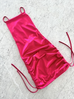 Vestido saten frunce