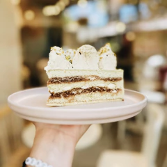 Porción Tiramisú con Pistacho en internet