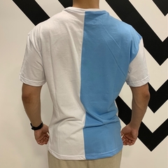 Remera Higher Spray Over - comprar online