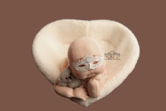 Posing Love + Capa Creme - buy online