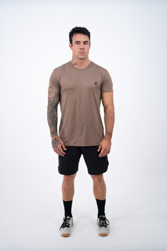 Camiseta Dry Poliamida Marrom Lurk na internet