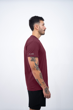 camiseta dry poliamida vinho