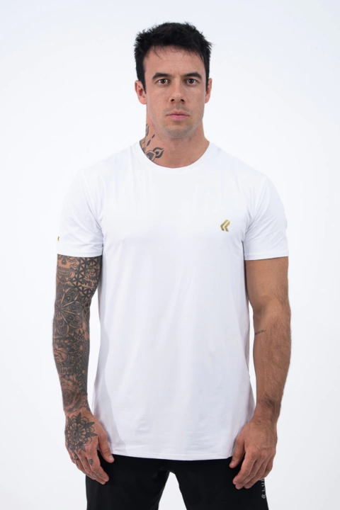 Camiseta poliamida branca/dourado