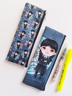Mini Estojo Slim c/ Elástico Wandinha