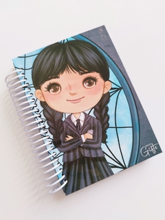 Mini Caderno Wandinha Capa Dura