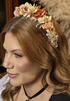 Tiara Tradicional Flores Amêndoa