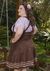 Monte o traje perfeito com o Traje Blume Marrom Plus, prático e confortável! Ideal para você arrasar na Oktoberfest. Compre gora!