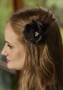 Flor Marrom Plumas Marrom - comprar online