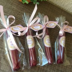 Charutos de Chocolate Recheados com Embalagem Individual Laço e Tag - Mimos & Caprichos