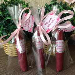 Charutos de Chocolate Recheados com Embalagem Individual Laço e Tag na internet