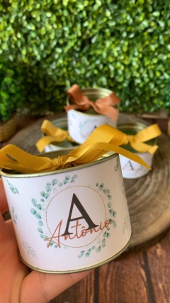 Latinha Personalizada com Suspiros - Mimos & Caprichos