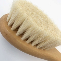 Juego de cepillo y peine para bebé (madera y cerdas natural), en internet
