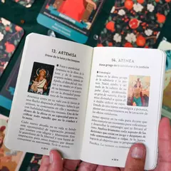 Oráculo Diosas mitológicas - Graciela Caprarulo - La Libre 
