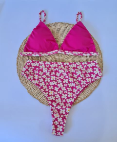 Top fixo rosa com florzinha / Hot pant