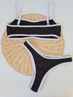 Conjunto Anita preto com branco / Asa delta viés na internet