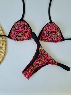 Cortininha viés oncinha rosa com detalhe preto / Fio dental - comprar online