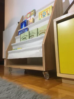 Biblioteca Cascada con ruedas - tienda online