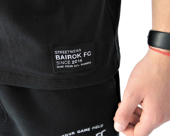 Remera charles negra - BAIROK