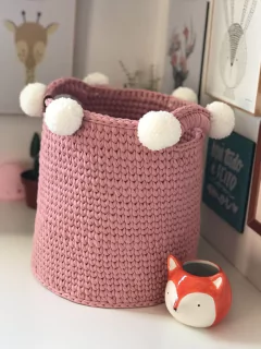 Cesto Fio de Malha 30x30 com pompom - Atelie Pontos e Fios