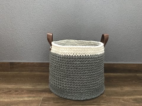 Cesto Fio de Malha 40x30 com alça de couro ecológica