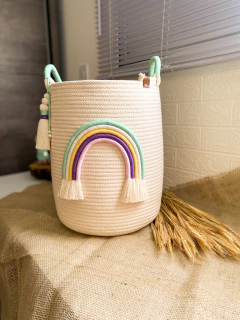 Cesto Arco-Íris de Corda 30x40 - Atelie Pontos e Fios