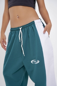Jogger Dúo Verde PRE VENTA en internet
