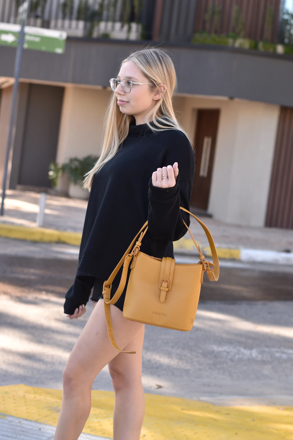 MARTINA SUELA
